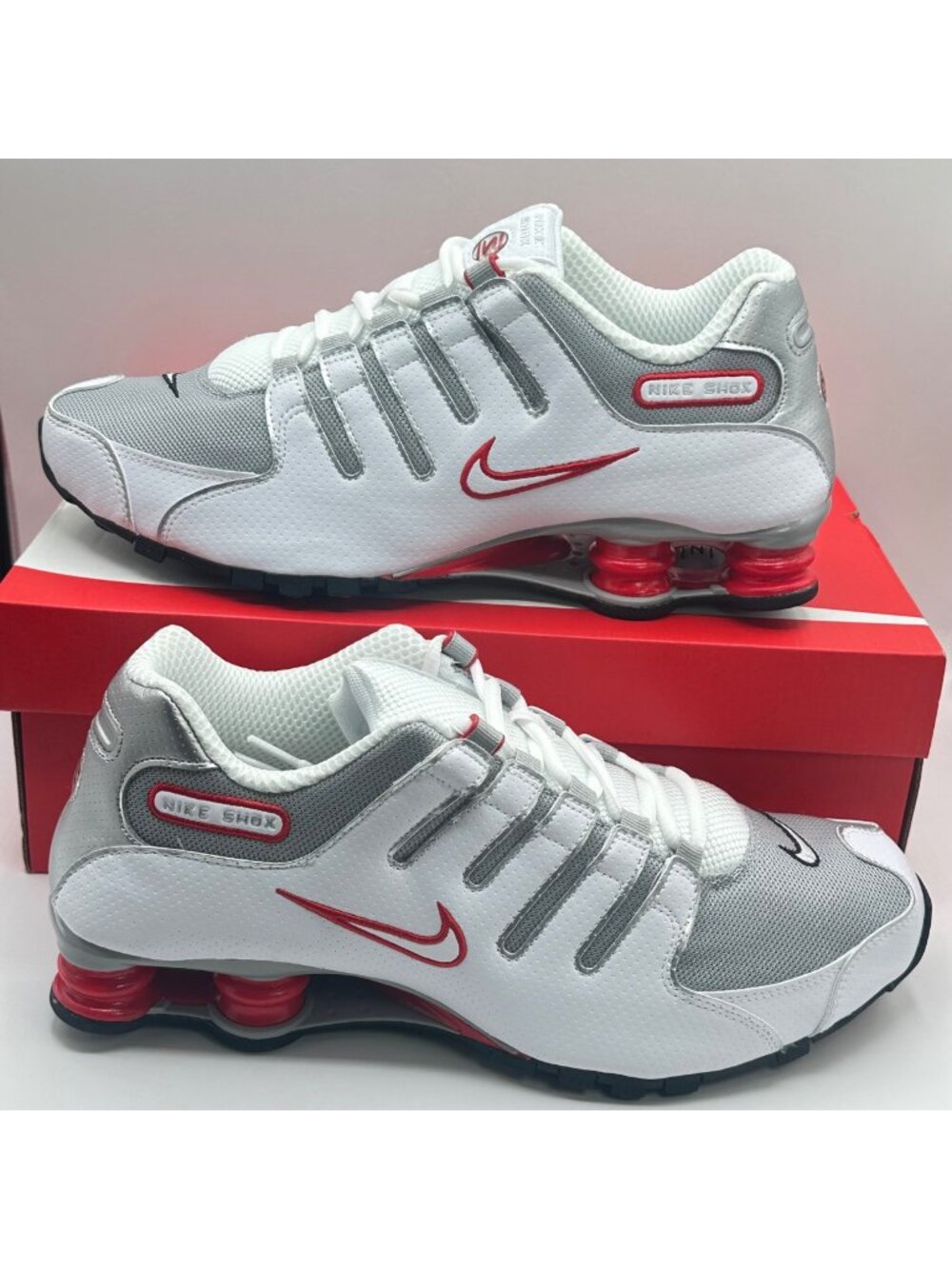 Men'sNike Shox NZ White Sport Red Metallic Silver 378341-104 Size 10.5 NEW